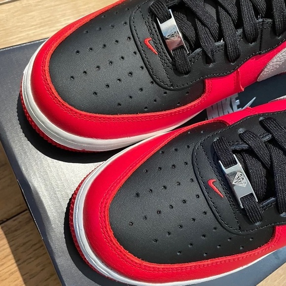 Nike Air Force 1 High ‘07 LV8 EMB Chicago
Size: US 8.5 
Color: Black/grey/red - Picture 5 of 9